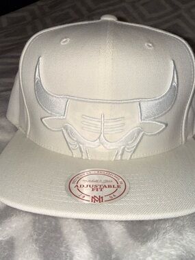 Mitchell & Ness All-White Chicago Bulls Snapback Hat